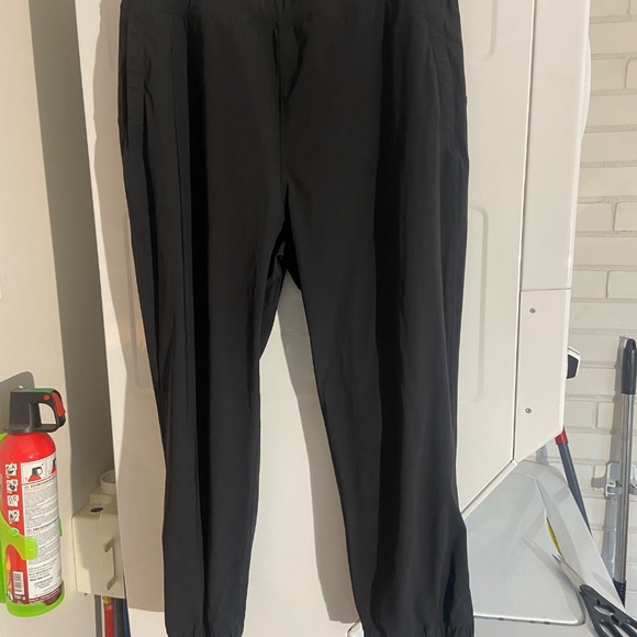 Lulu Lemon Adapted State Jogger ( cropped ) - Picture 2 of 9